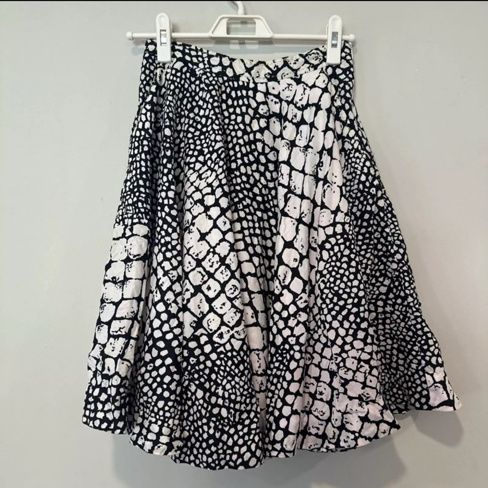 Anthropologie Edme & Esyllte Flouncy Midi Skirt Black & White Print Size 8